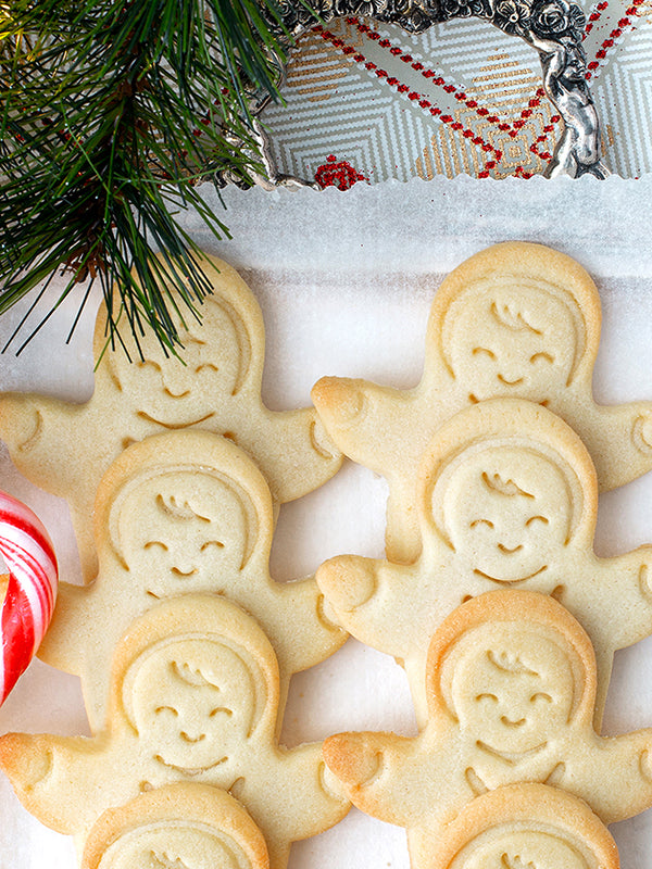 Offrez et partagez vos créations gourmandes ! Minty Hours crée de beaux emporte-pièces à biscuits autour des fêtes de la foi et des jolis événements saisonniers.