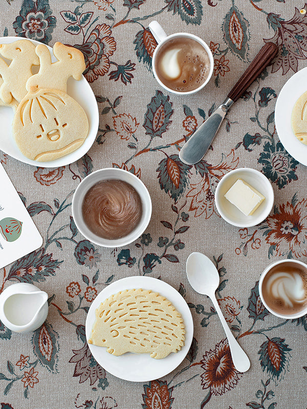 Offrez et partagez vos créations gourmandes ! Minty Hours crée de beaux emporte-pièces à biscuits autour des fêtes de la foi et des jolis événements saisonniers.