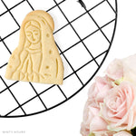 Offrez et partagez vos créations gourmandes ! Minty Hours crée de beaux emporte-pièces à biscuits autour des fêtes de la foi et des jolis événements saisonniers.