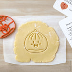 Offrez et partagez vos créations gourmandes ! Minty Hours crée de beaux emporte-pièces à biscuits autour des fêtes de la foi et des jolis événements saisonniers.