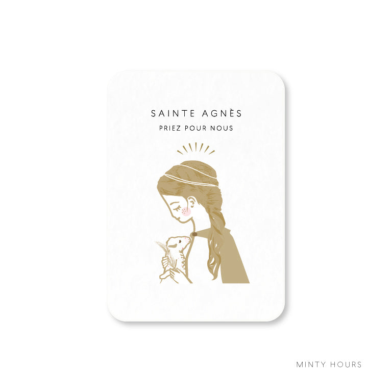 Minty Hours propose des cartes contemplatives, douces et délicates, se prêtant joliment au recueillement d’un coin prière. Elles peuvent aussi prendre part aux compositions décoratives de la maison, accompagner un présent, ou être offerte à part entière en cadeau